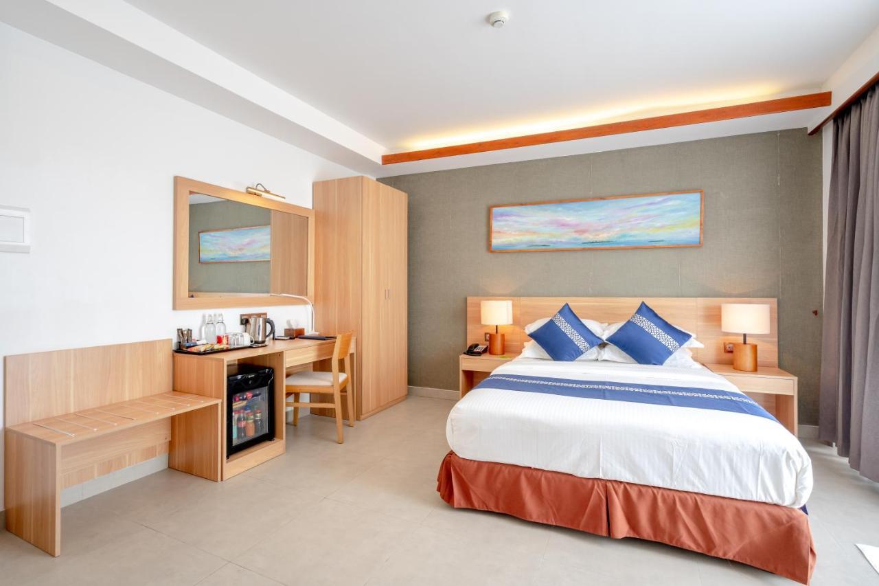 Ayala Oceanview Maldives Hotel Gulhi Exterior photo