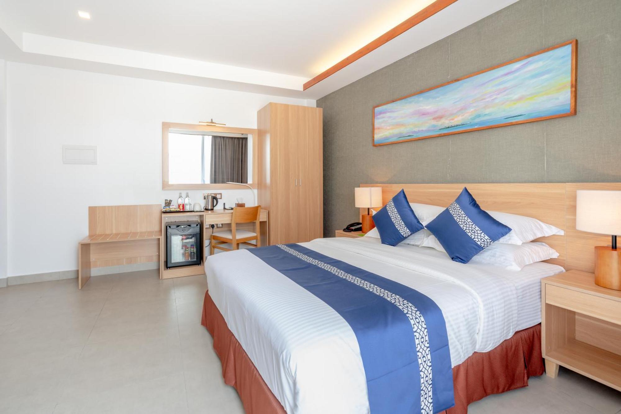 Ayala Oceanview Maldives Hotel Gulhi Exterior photo