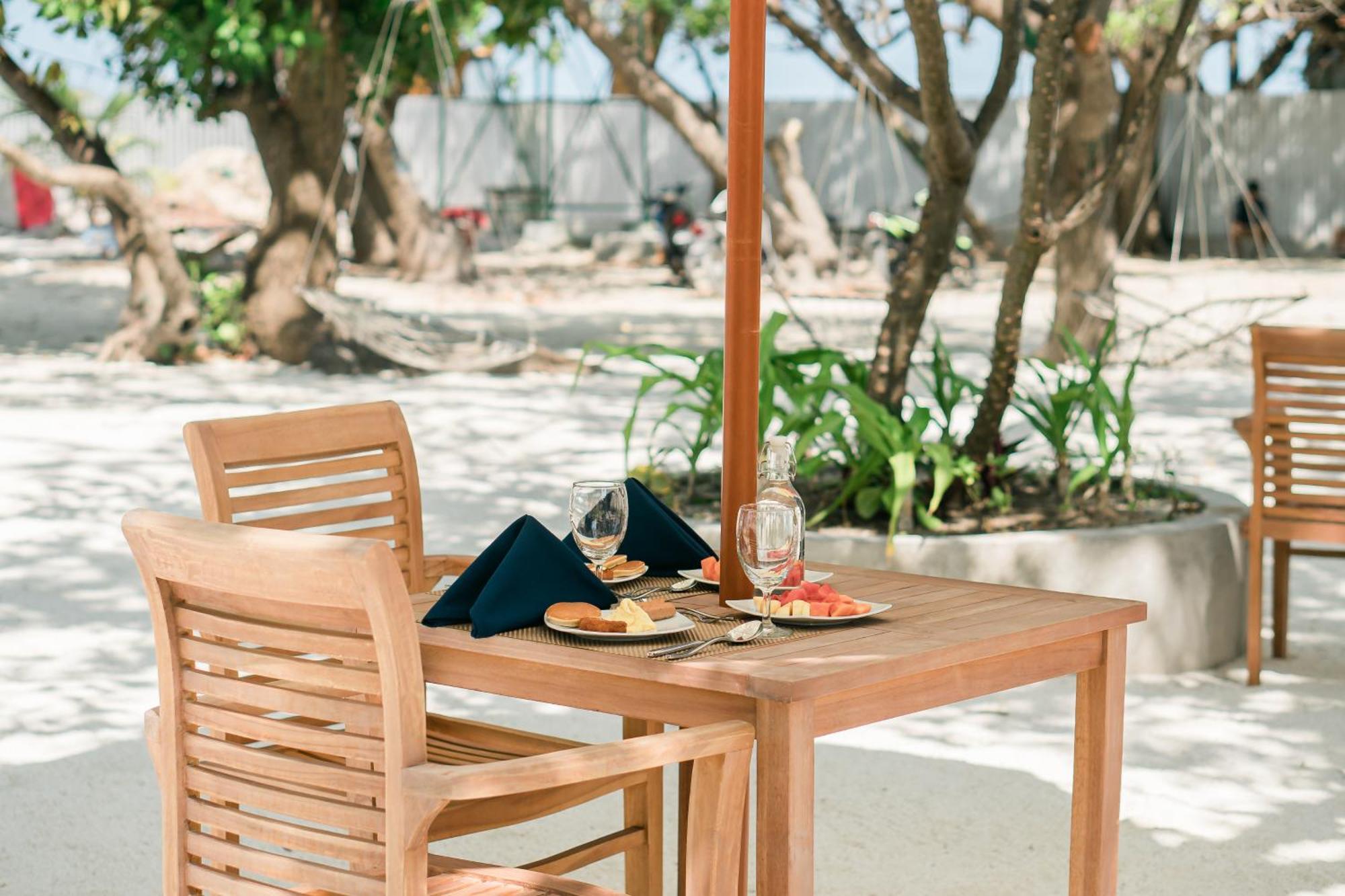 Ayala Oceanview Maldives Hotel Gulhi Exterior photo