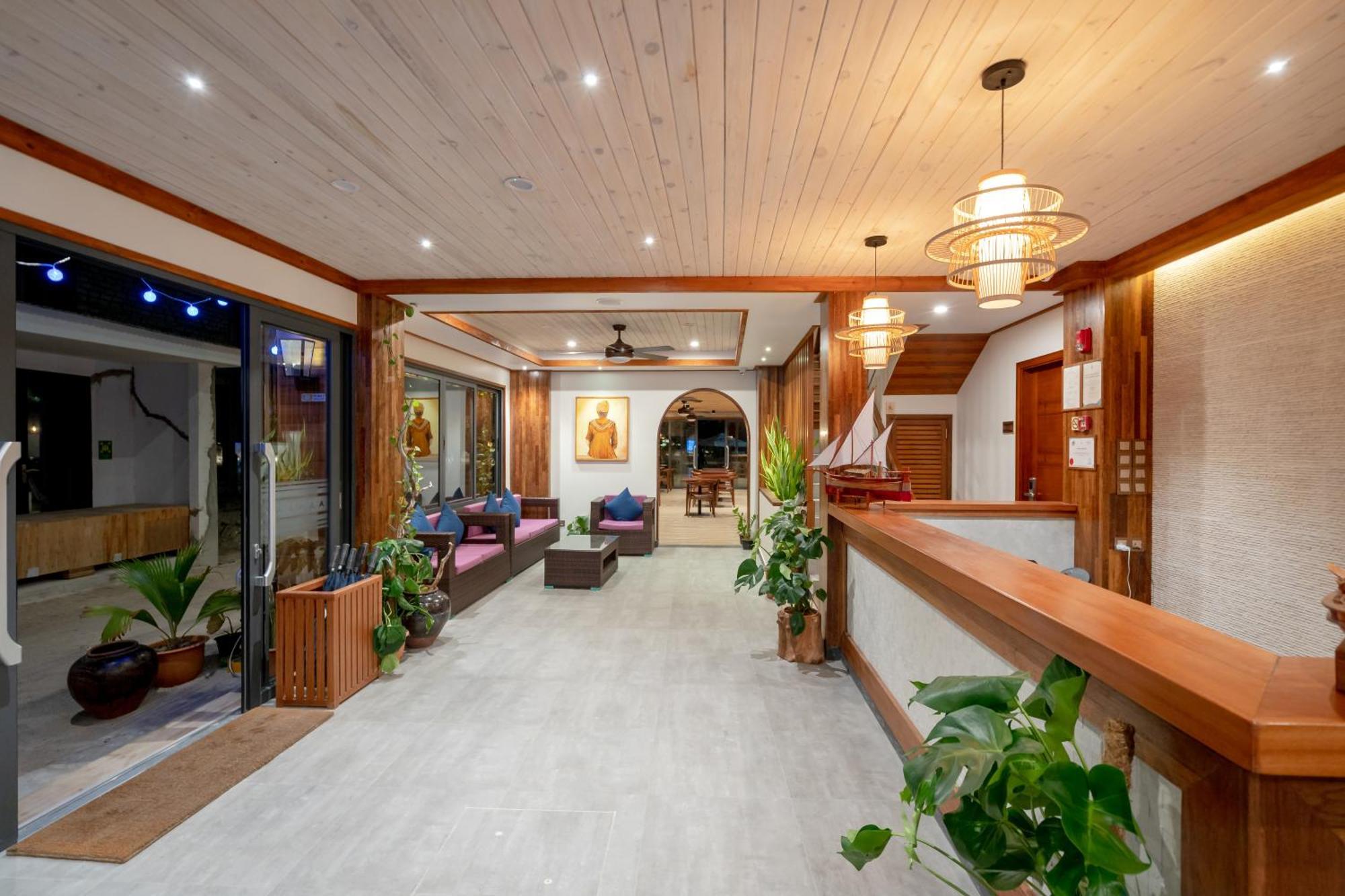 Ayala Oceanview Maldives Hotel Gulhi Exterior photo