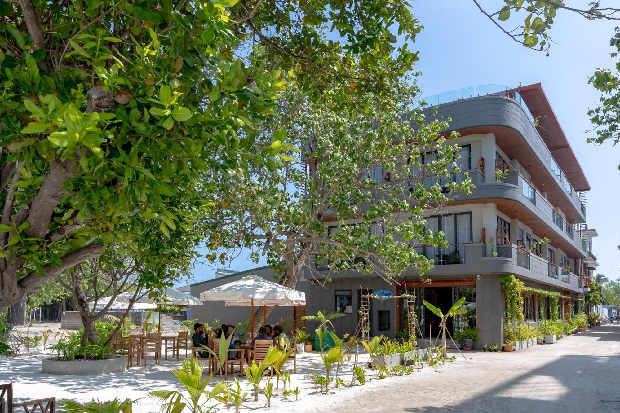 Ayala Oceanview Maldives Hotel Gulhi Exterior photo